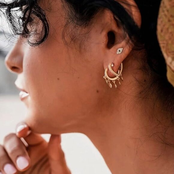 Hearts Lightweight cult gaia 14k Gold Earrings Elegant Hoops - Picture 2 of 5